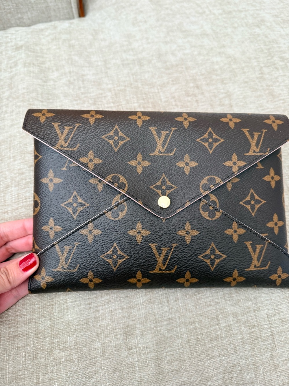 ❌Sold locally❌ 
Louis Vuitton Kirigami- Large pouch with rose ballerine interior